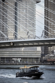 Taxi of Rotterdam infront of the skyline