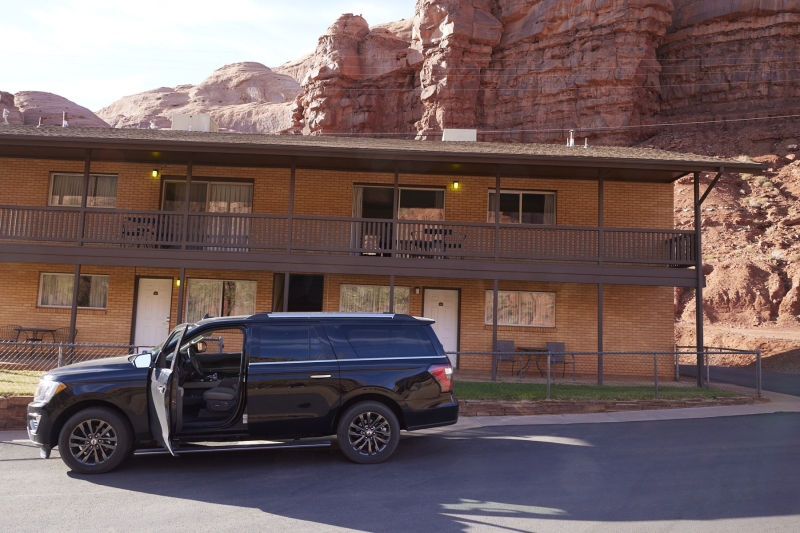 Goulding's Lodge and our car