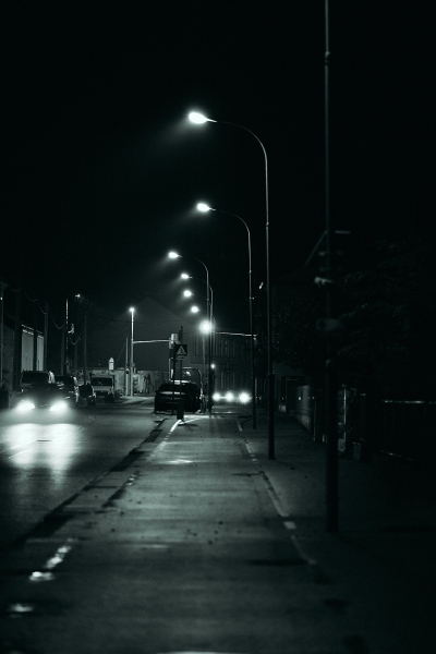 night-street-with-street-lamps_5__9842-22-009992